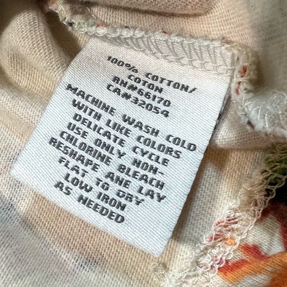 Kimchi Blue Hook and Eye Front Floral Tee size M - Picture 10 of 14